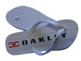 Chinelo Oakley Branco e Preto